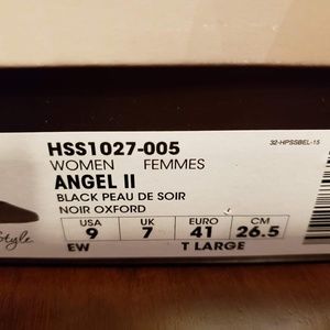 Women’s 9 Extra Wide Soft Style Black Heels